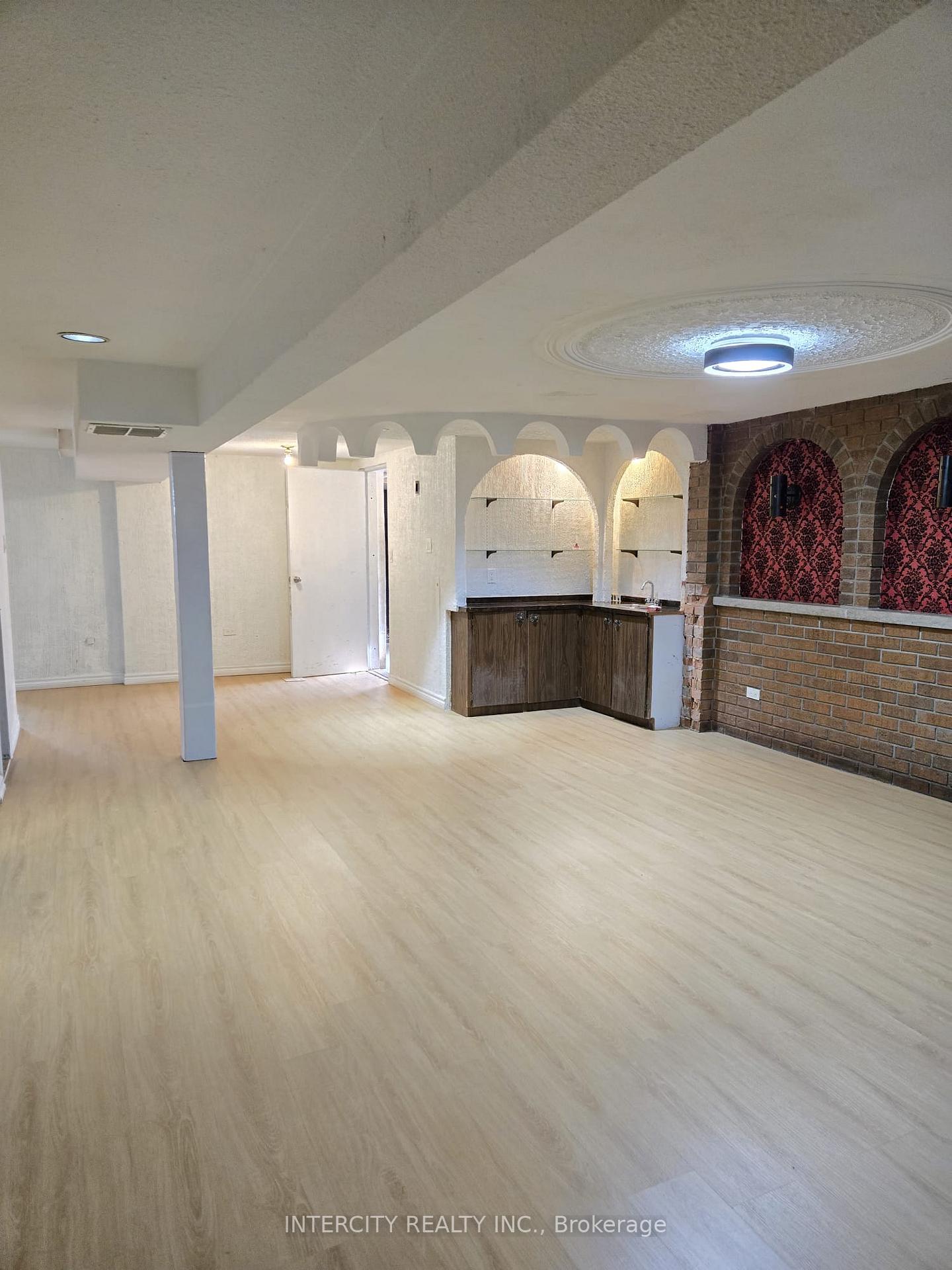 Photo 2 of Unit Basement, 61 Hardwick Court, Etobicoke, Eringate-Centennial-West Deane — HOMEH