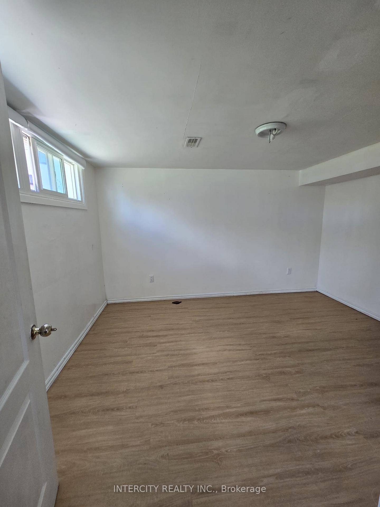 Photo 5 of Unit Basement, 61 Hardwick Court, Etobicoke, Eringate-Centennial-West Deane — HOMEH