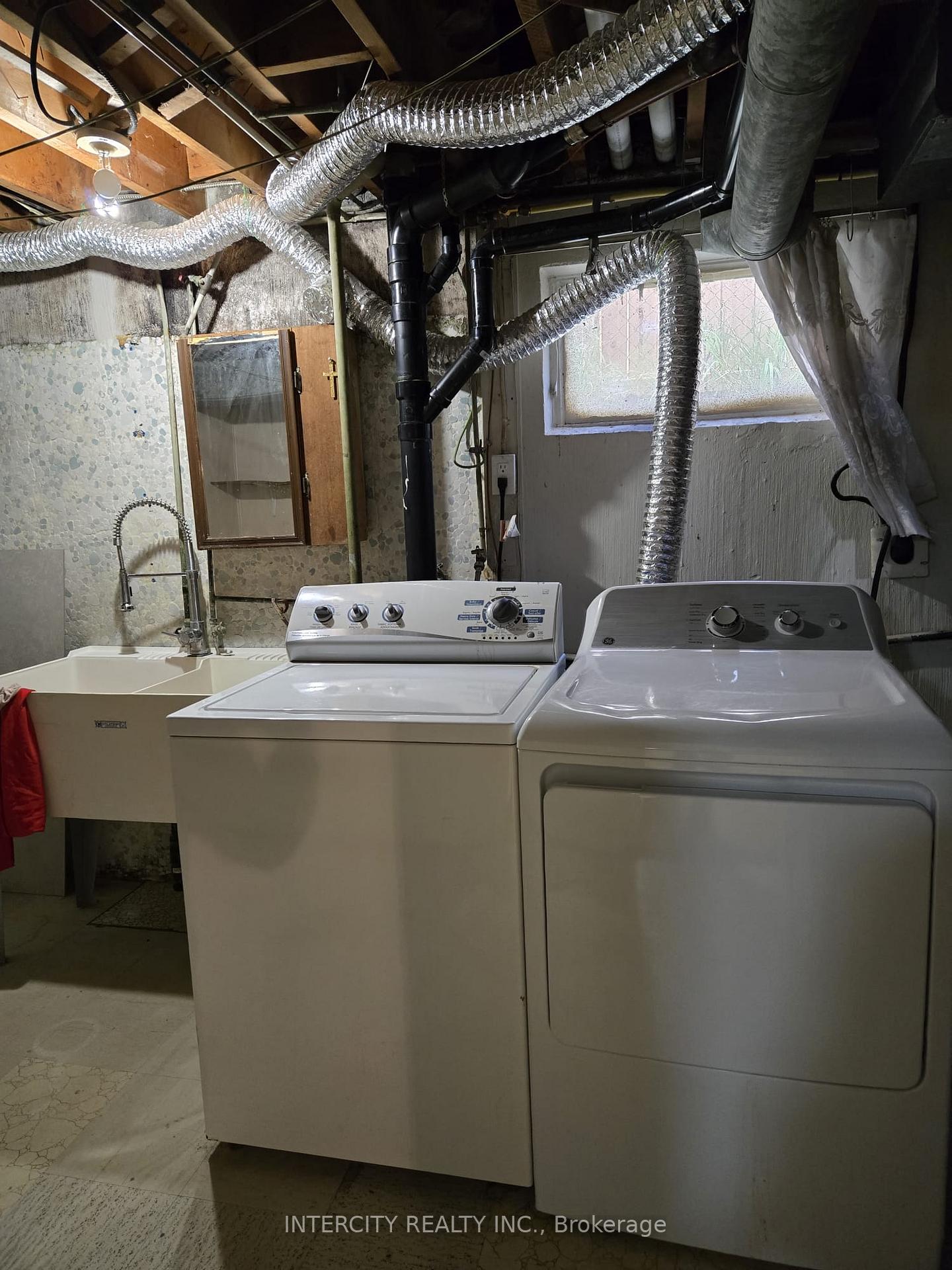 Photo 7 of Unit Basement, 61 Hardwick Court, Etobicoke, Eringate-Centennial-West Deane — HOMEH