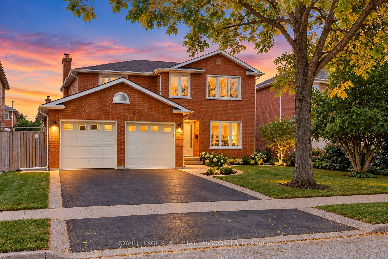 Photo 2 of 1410 Wakehurst Crescent, Oakville, Clearview — HOMEH