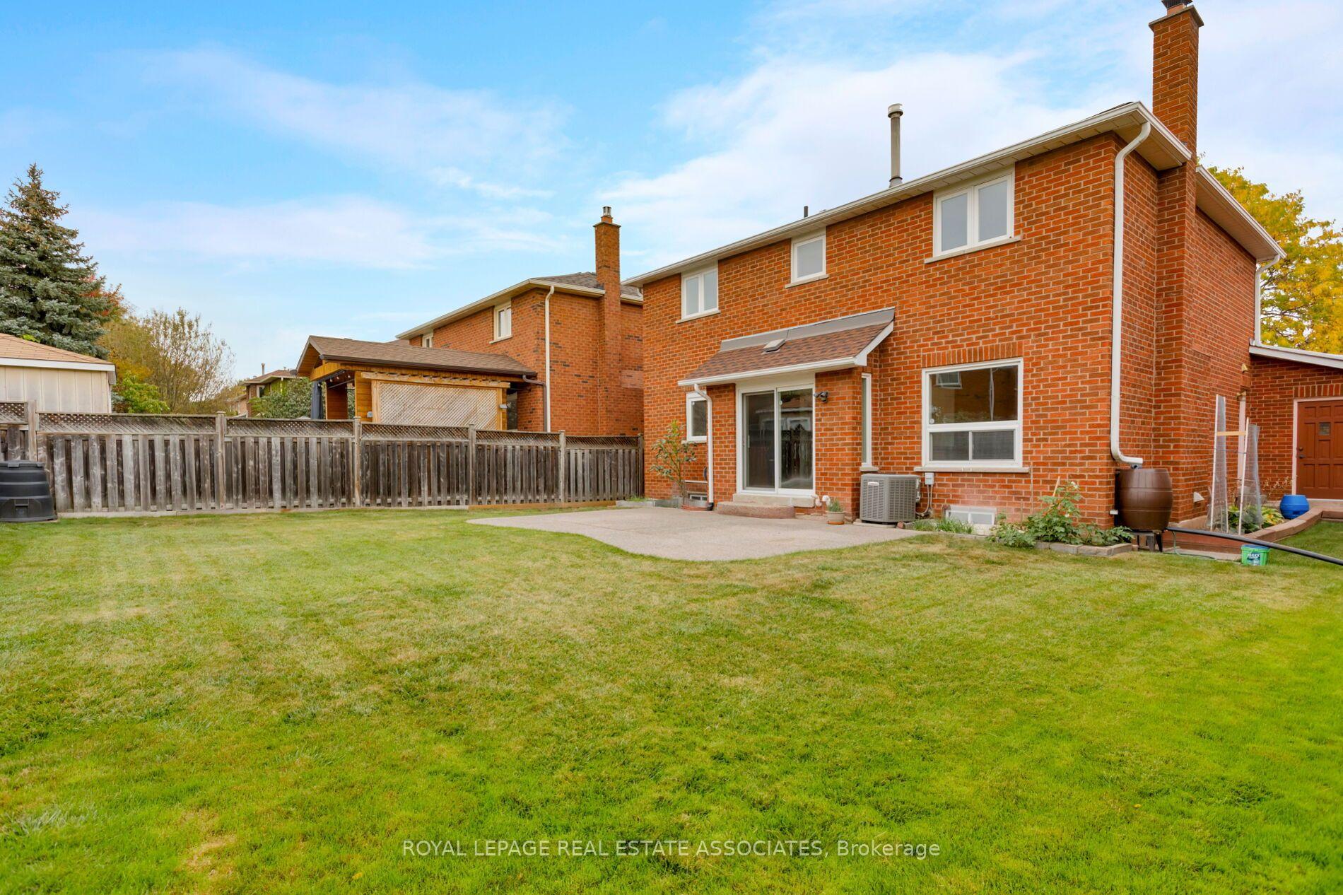 Photo 22 of 1410 Wakehurst Crescent, Oakville, Clearview — HOMEH