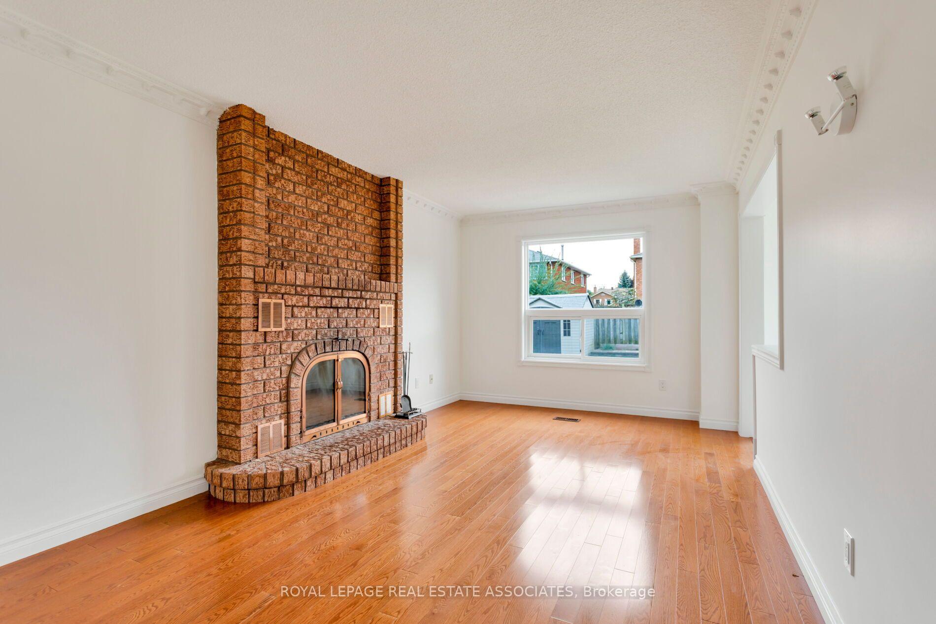 Photo 24 of 1410 Wakehurst Crescent, Oakville, Clearview — HOMEH