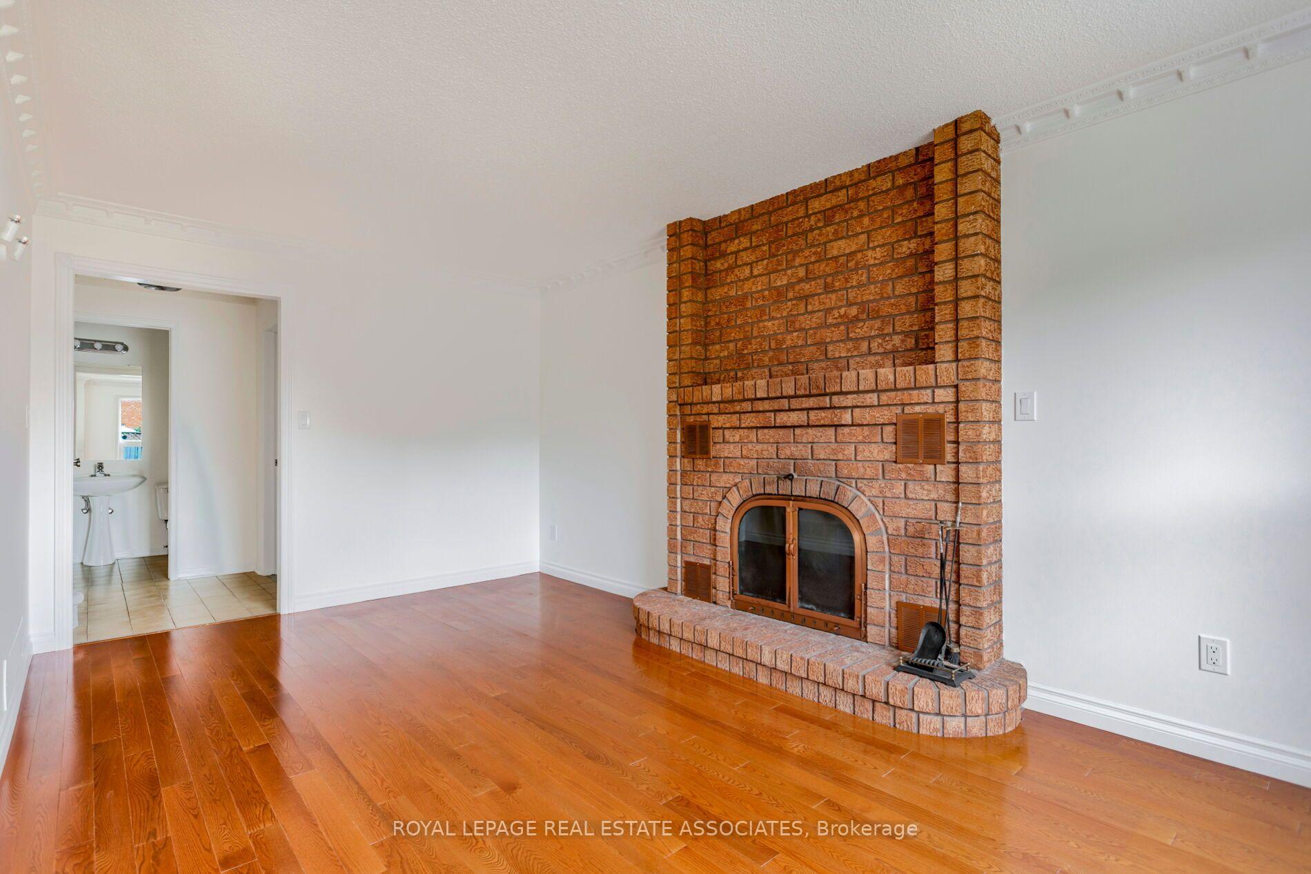 Photo 26 of 1410 Wakehurst Crescent, Oakville, Clearview — HOMEH