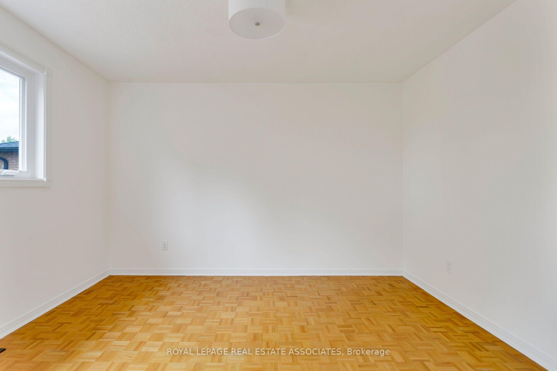 Photo 35 of 1410 Wakehurst Crescent, Oakville, Clearview — HOMEH