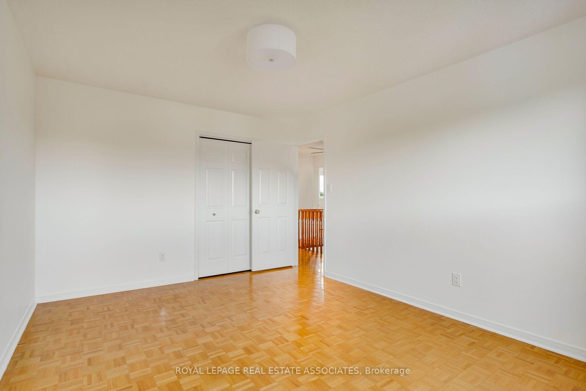 Photo 38 of 1410 Wakehurst Crescent, Oakville, Clearview — HOMEH