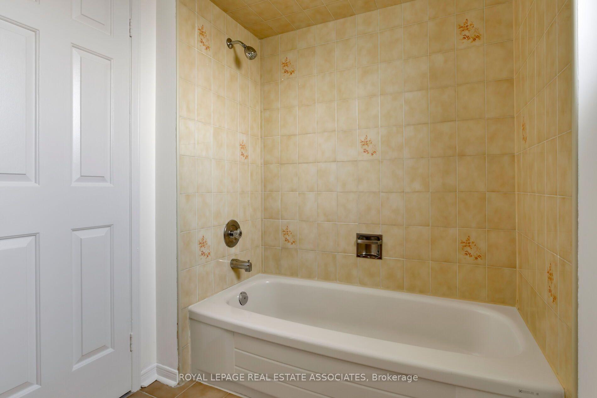 Photo 45 of 1410 Wakehurst Crescent, Oakville, Clearview — HOMEH