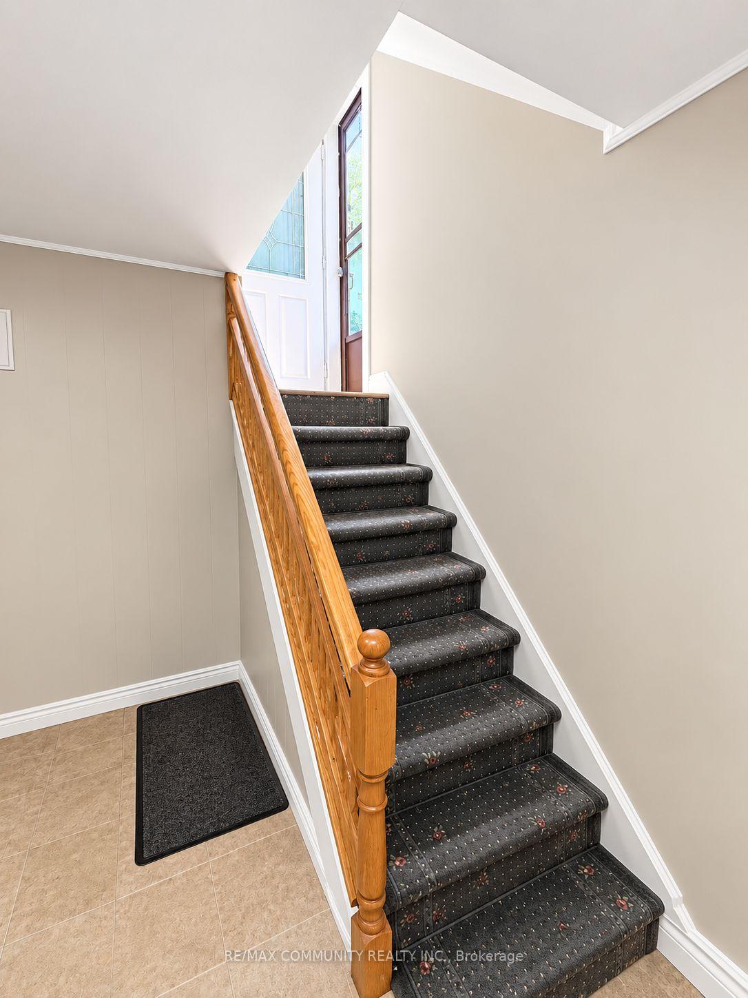 Photo 2 of 75 Kootenay Crescent, Scarborough, Bendale — HOMEH