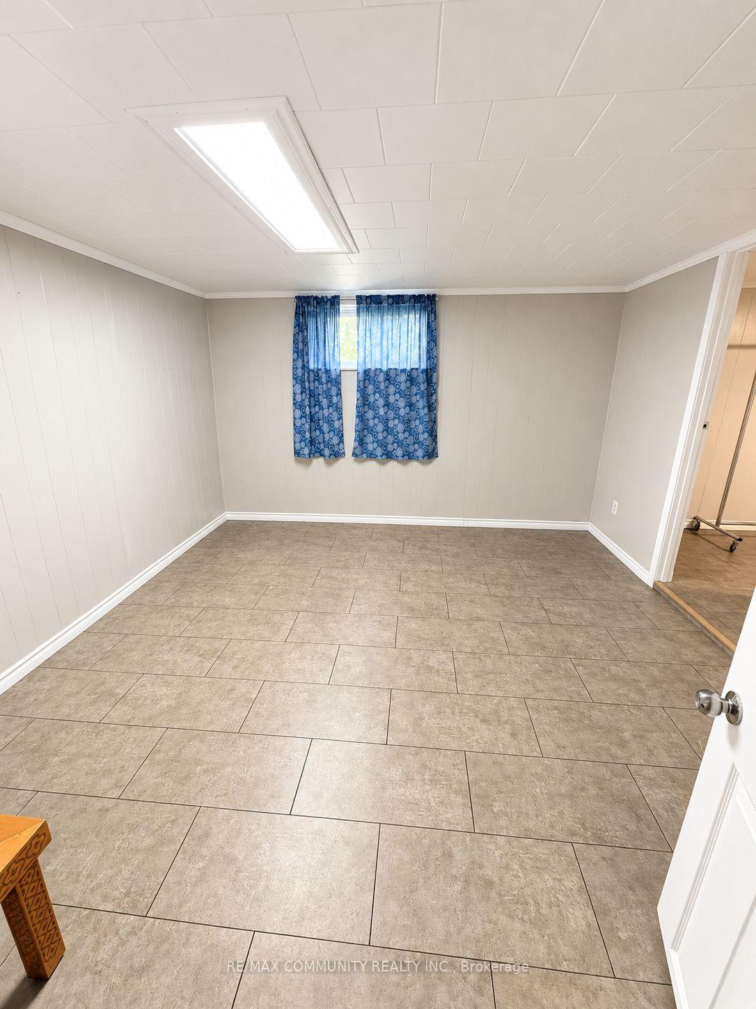 Photo 12 of 75 Kootenay Crescent, Scarborough, Bendale — HOMEH