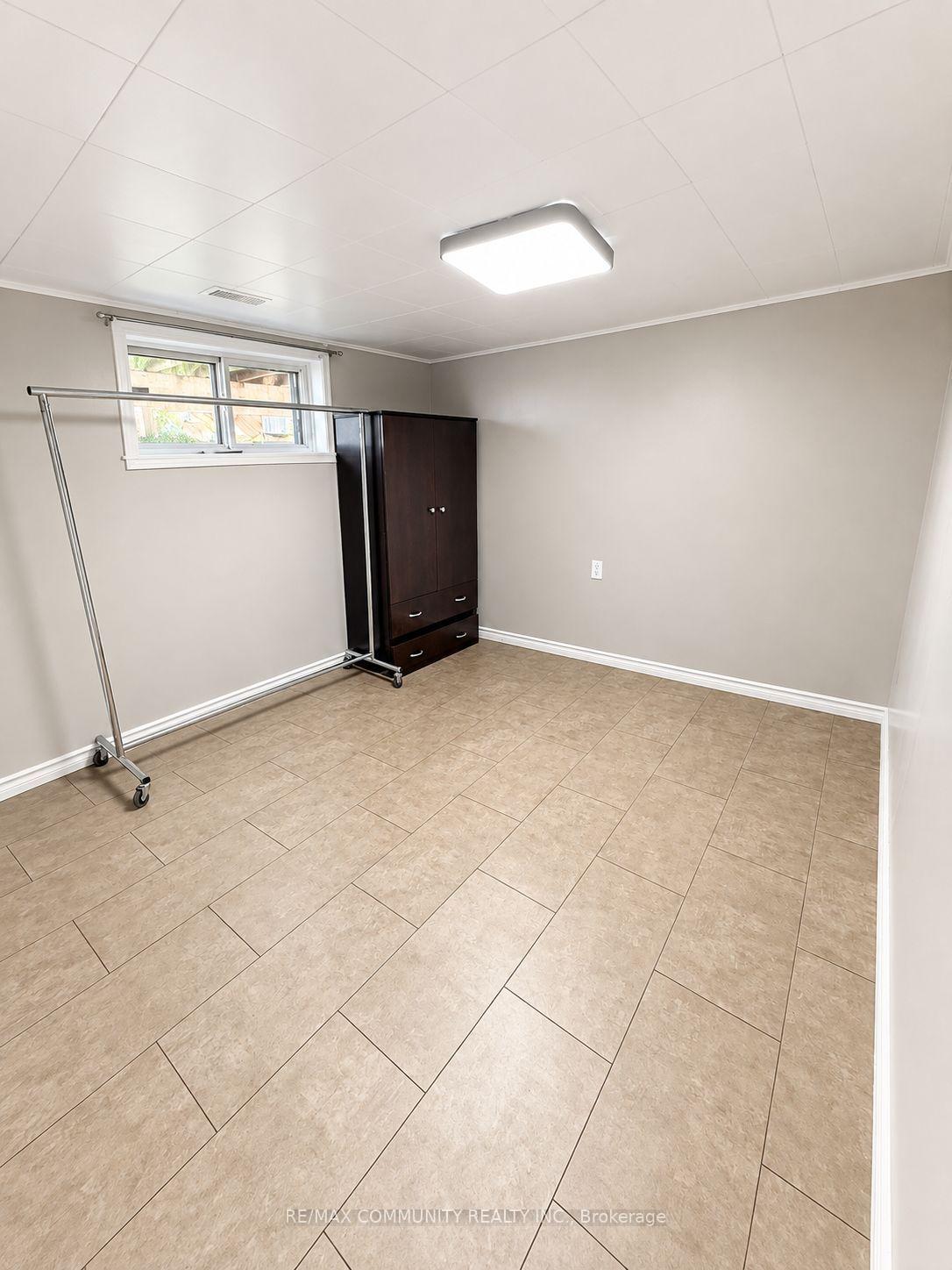 Photo 15 of 75 Kootenay Crescent, Scarborough, Bendale — HOMEH