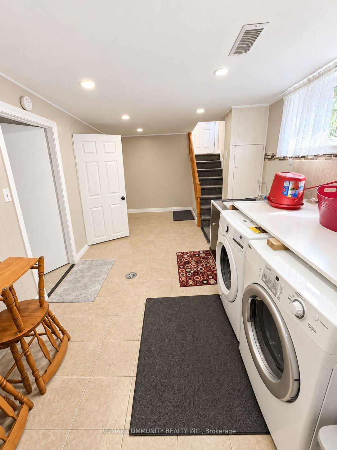 Photo 16 of 75 Kootenay Crescent, Scarborough, Bendale — HOMEH