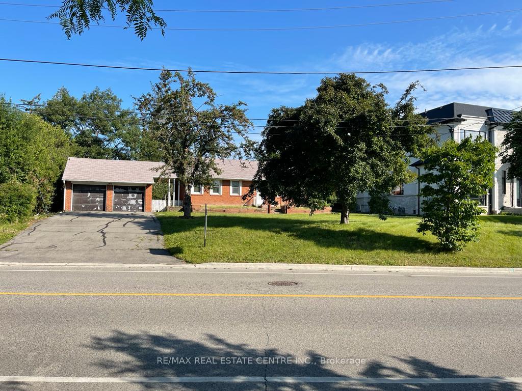 Front of 2431 Thorn Lodge Drive