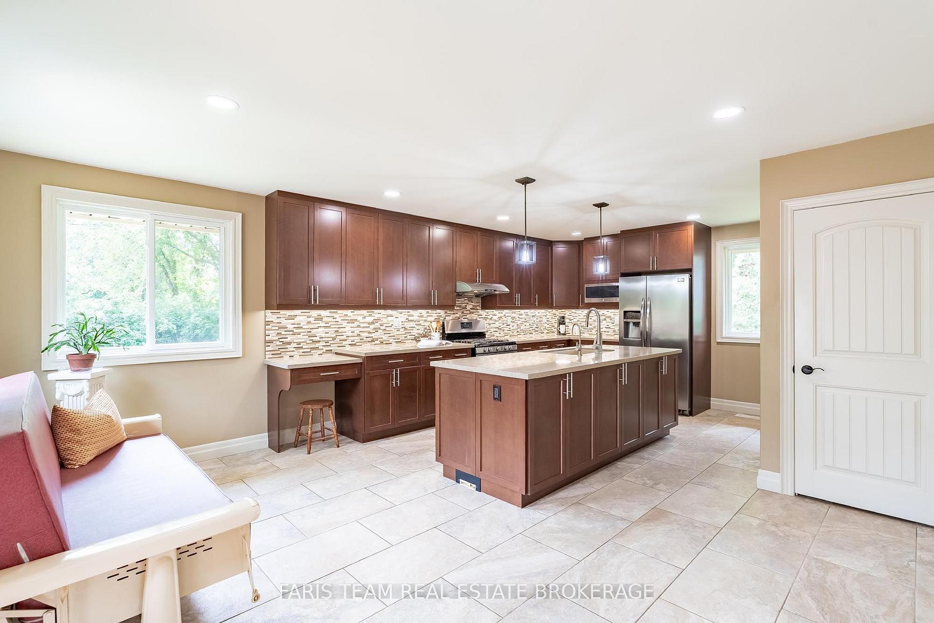 Photo 5 of 107 George Street, Clearview, Creemore — HOMEH