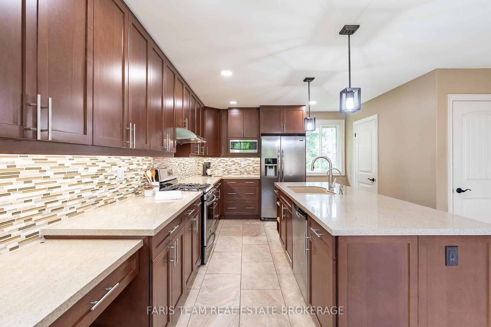 Photo 6 of 107 George Street, Clearview, Creemore — HOMEH