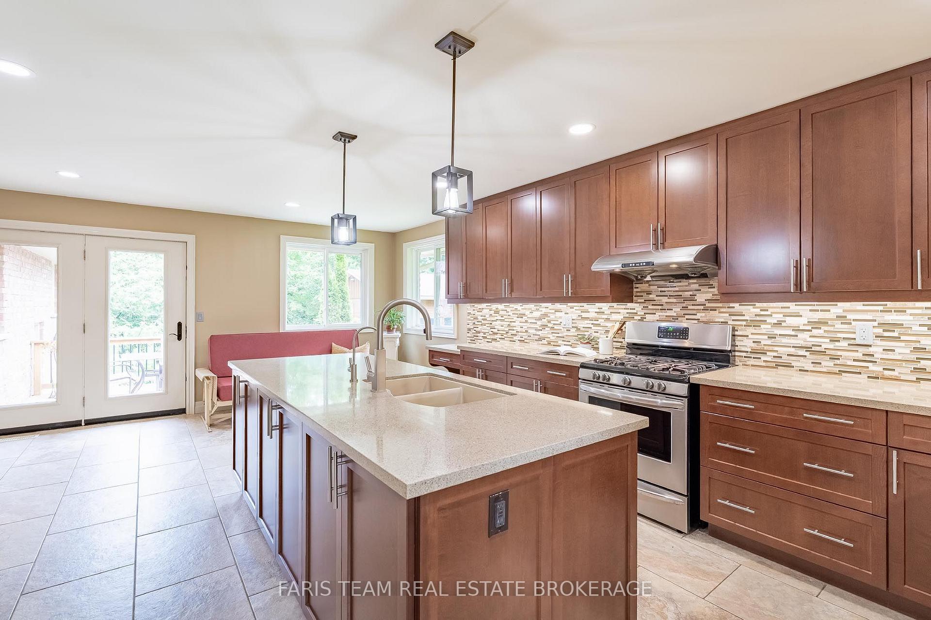 Photo 7 of 107 George Street, Clearview, Creemore — HOMEH