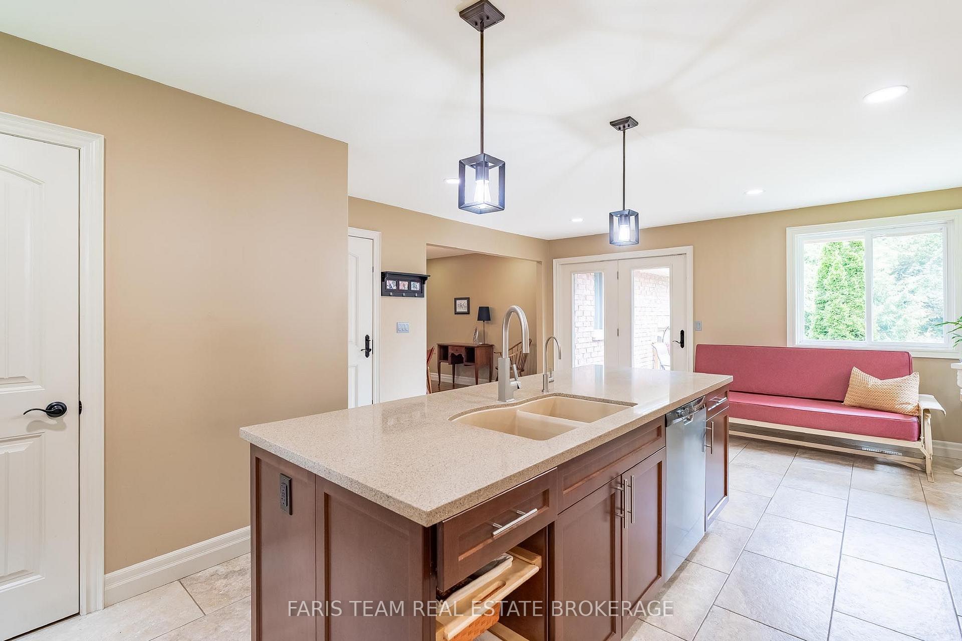 Photo 8 of 107 George Street, Clearview, Creemore — HOMEH