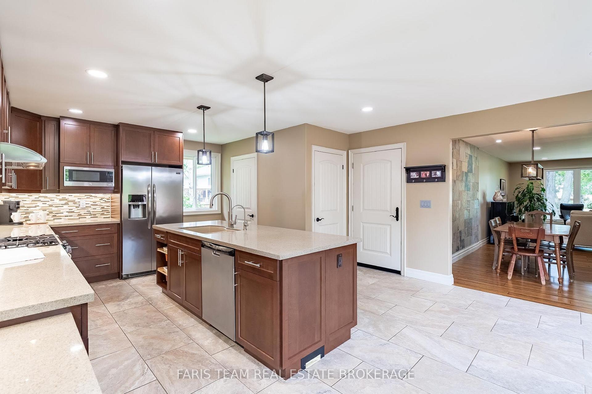 Photo 9 of 107 George Street, Clearview, Creemore — HOMEH