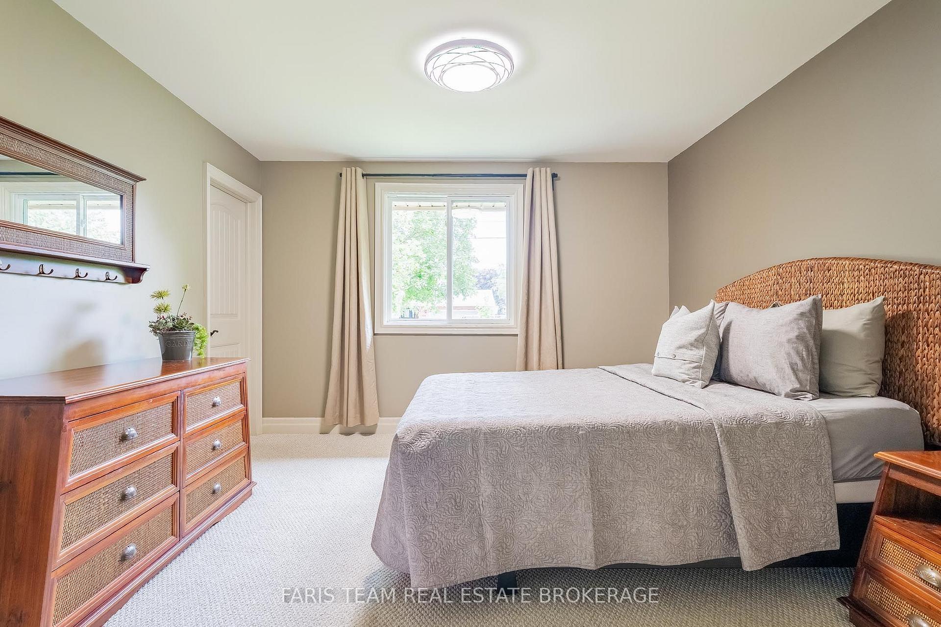 Photo 15 of 107 George Street, Clearview, Creemore — HOMEH
