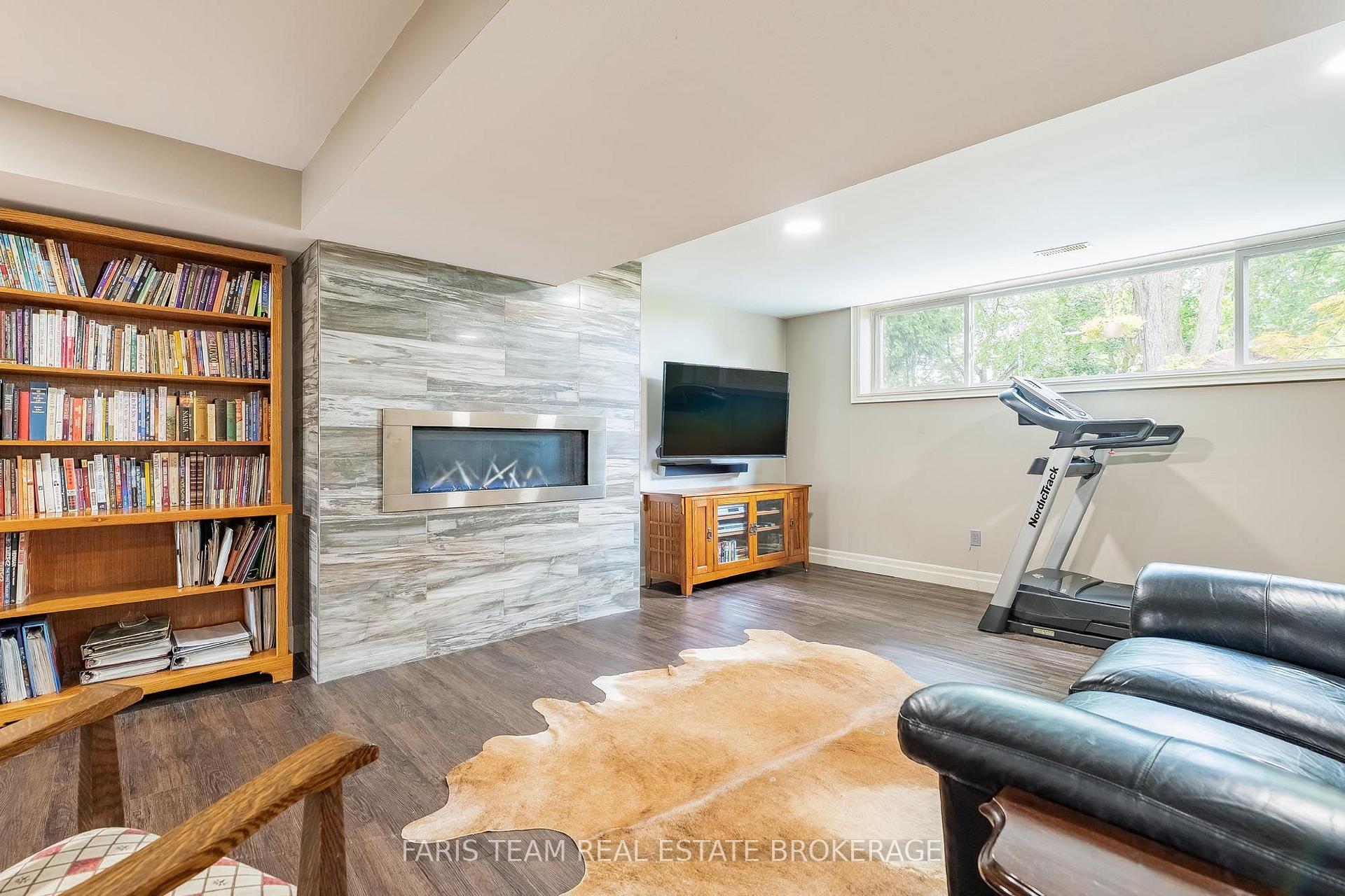 Photo 19 of 107 George Street, Clearview, Creemore — HOMEH