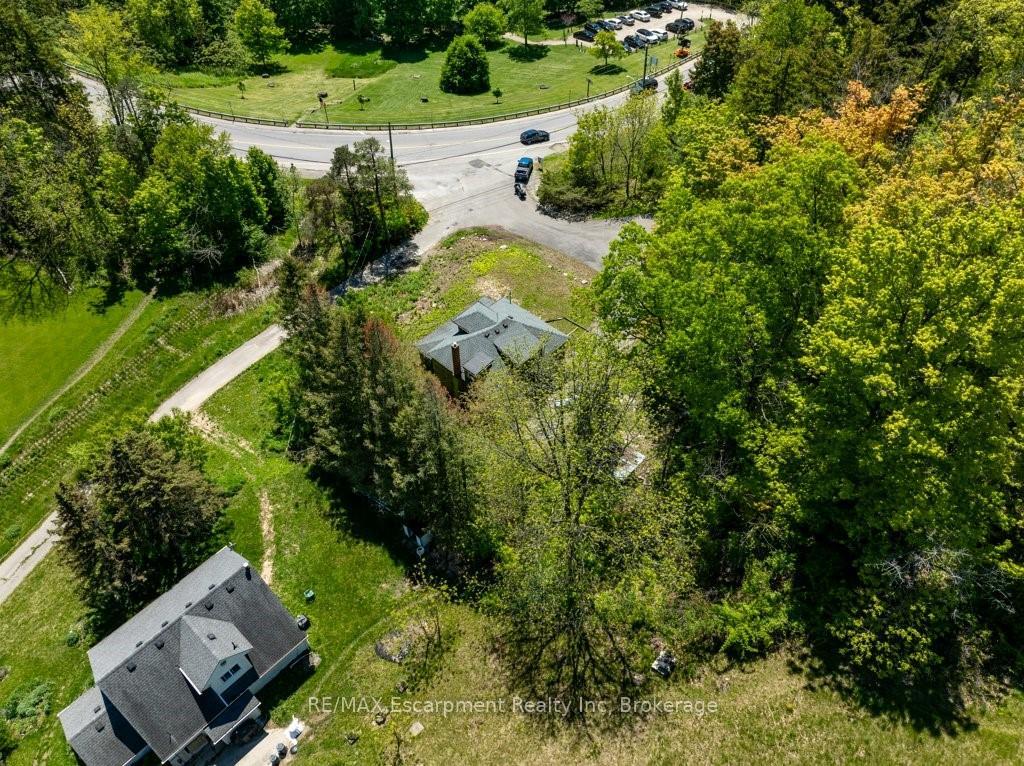 Photo 2 of 193 Mill Street S, Hamilton, Waterdown — HOMEH