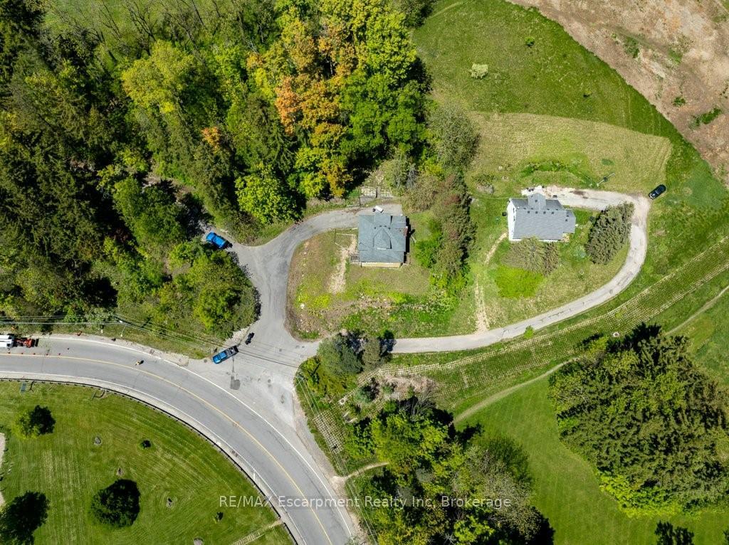 Photo 3 of 193 Mill Street S, Hamilton, Waterdown — HOMEH