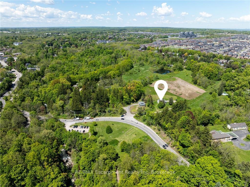 Photo 9 of 193 Mill Street S, Hamilton, Waterdown — HOMEH