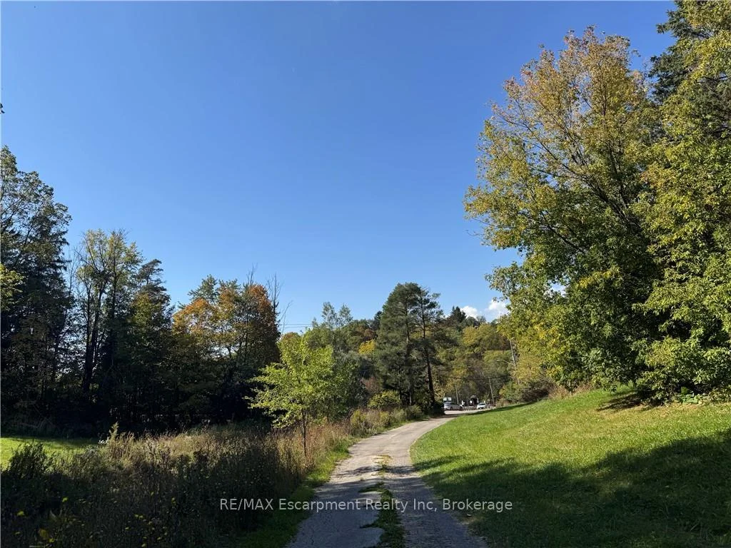 Photo 20 of 193 Mill Street S, Hamilton, Waterdown — HOMEH