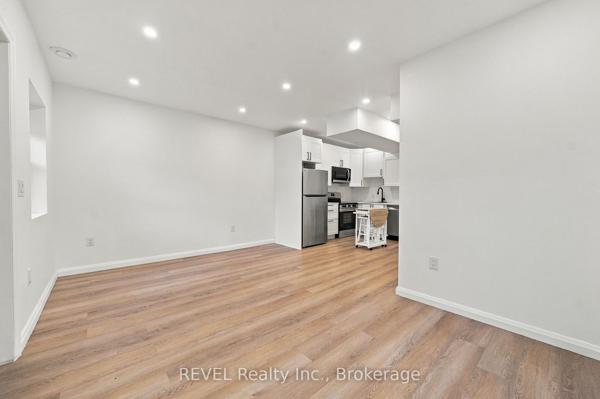 Photo 8 of 533A Carlton Street, St. Catharines, Carlton/Bunting — HOMEH