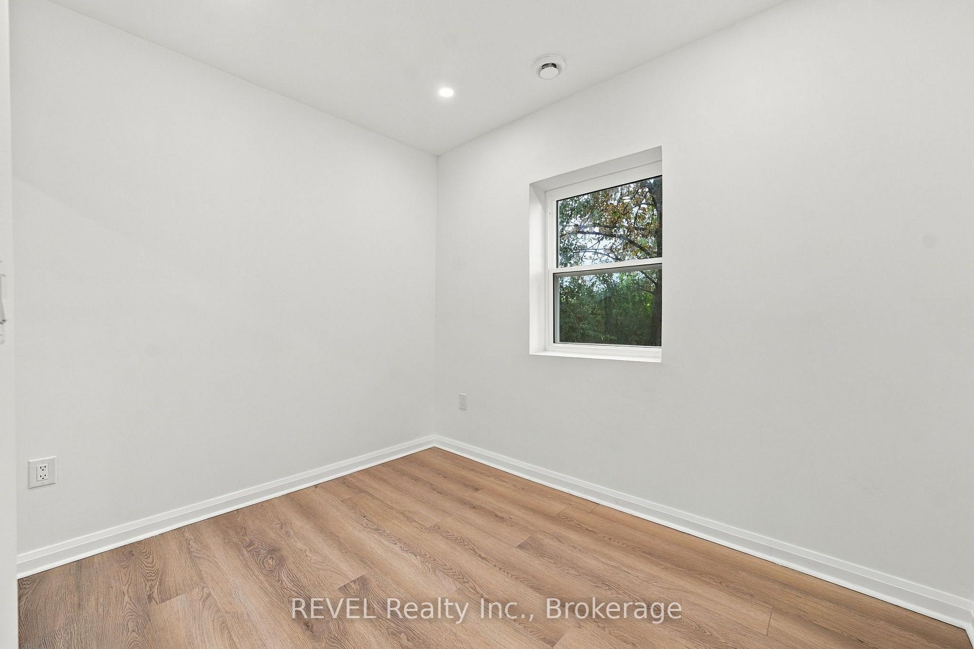 Photo 15 of 533A Carlton Street, St. Catharines, Carlton/Bunting — HOMEH