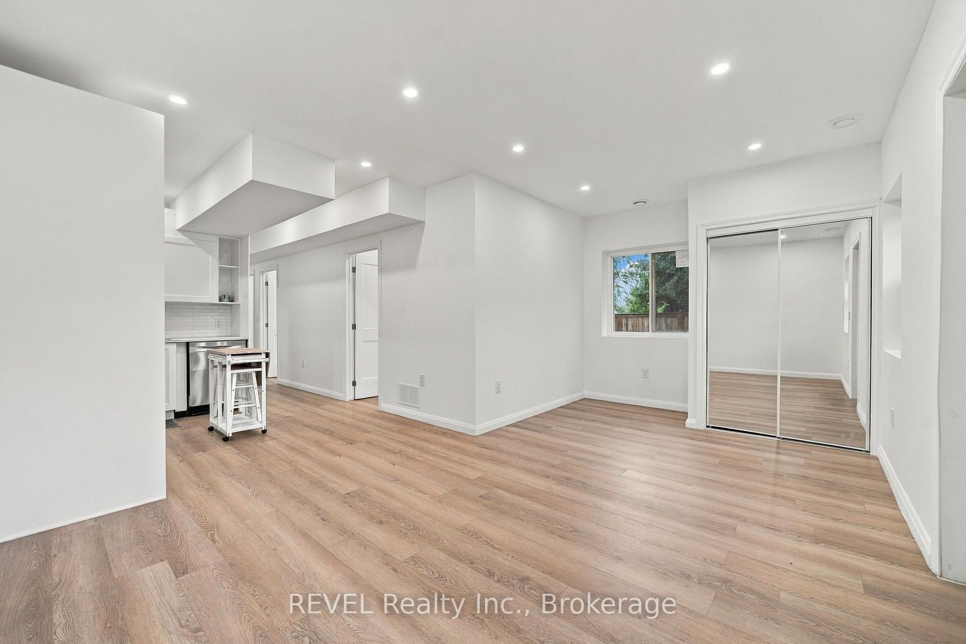 Photo 16 of 533A Carlton Street, St. Catharines, Carlton/Bunting — HOMEH