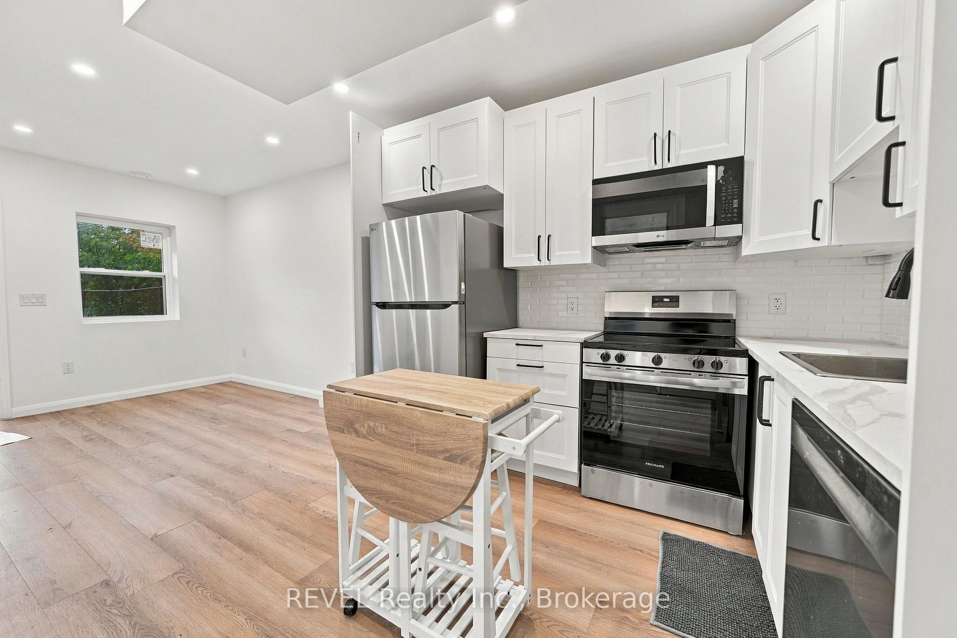 Photo 18 of 533A Carlton Street, St. Catharines, Carlton/Bunting — HOMEH