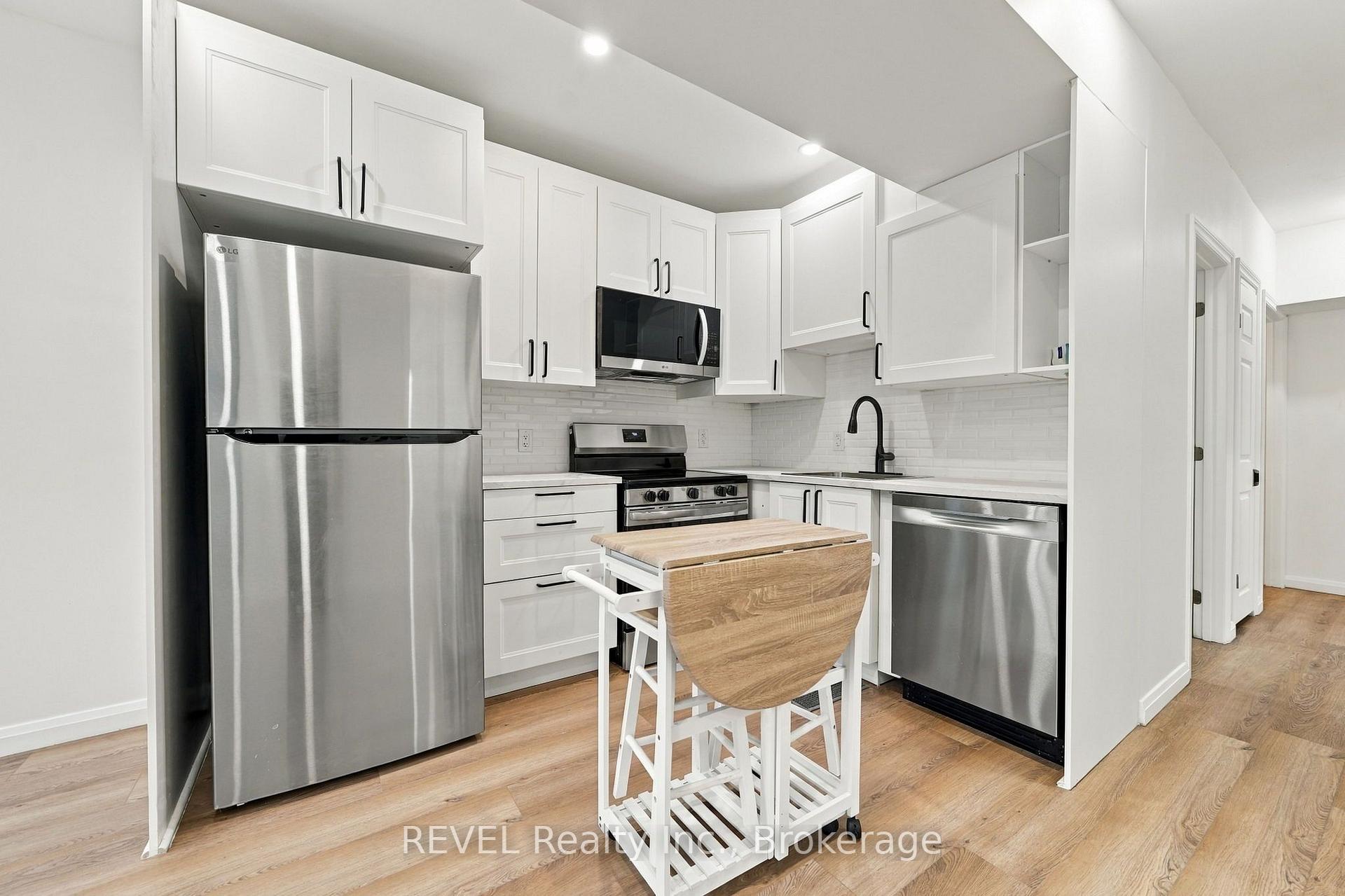 Photo 20 of 533A Carlton Street, St. Catharines, Carlton/Bunting — HOMEH
