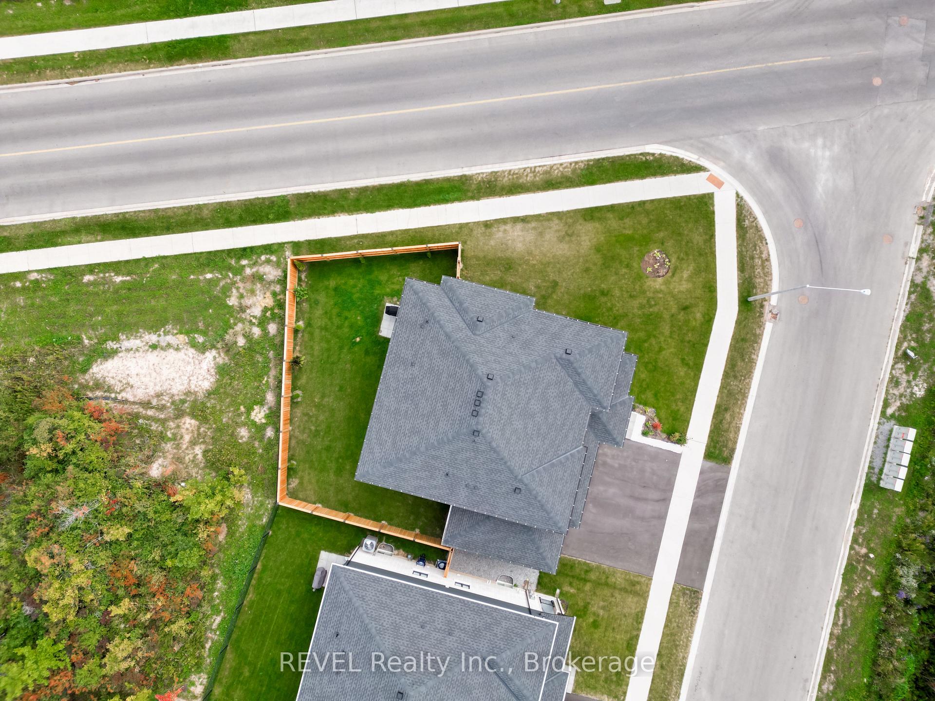Photo 5 of 12 Westcott Road, Welland, West Welland — HOMEH