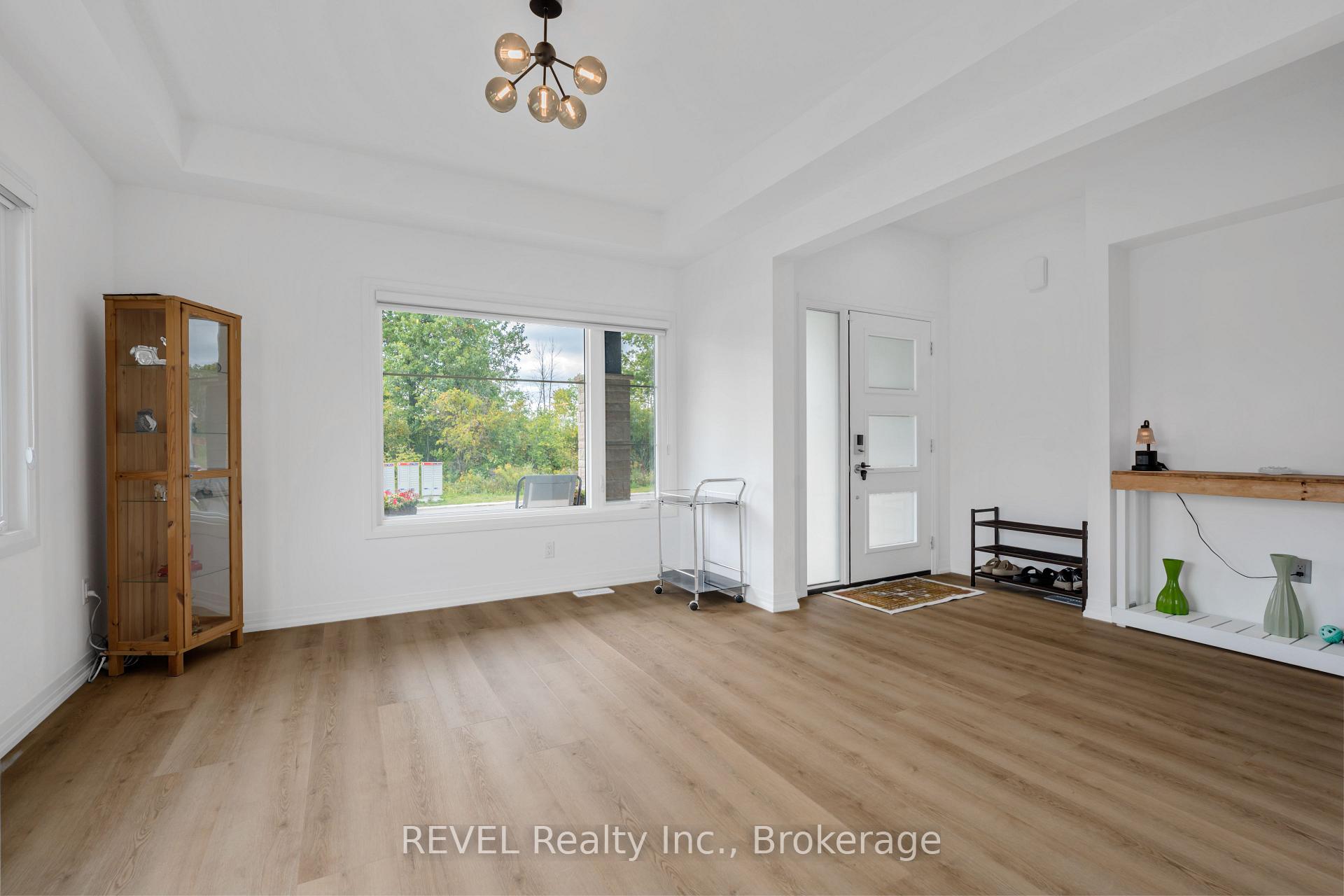 Photo 7 of 12 Westcott Road, Welland, West Welland — HOMEH