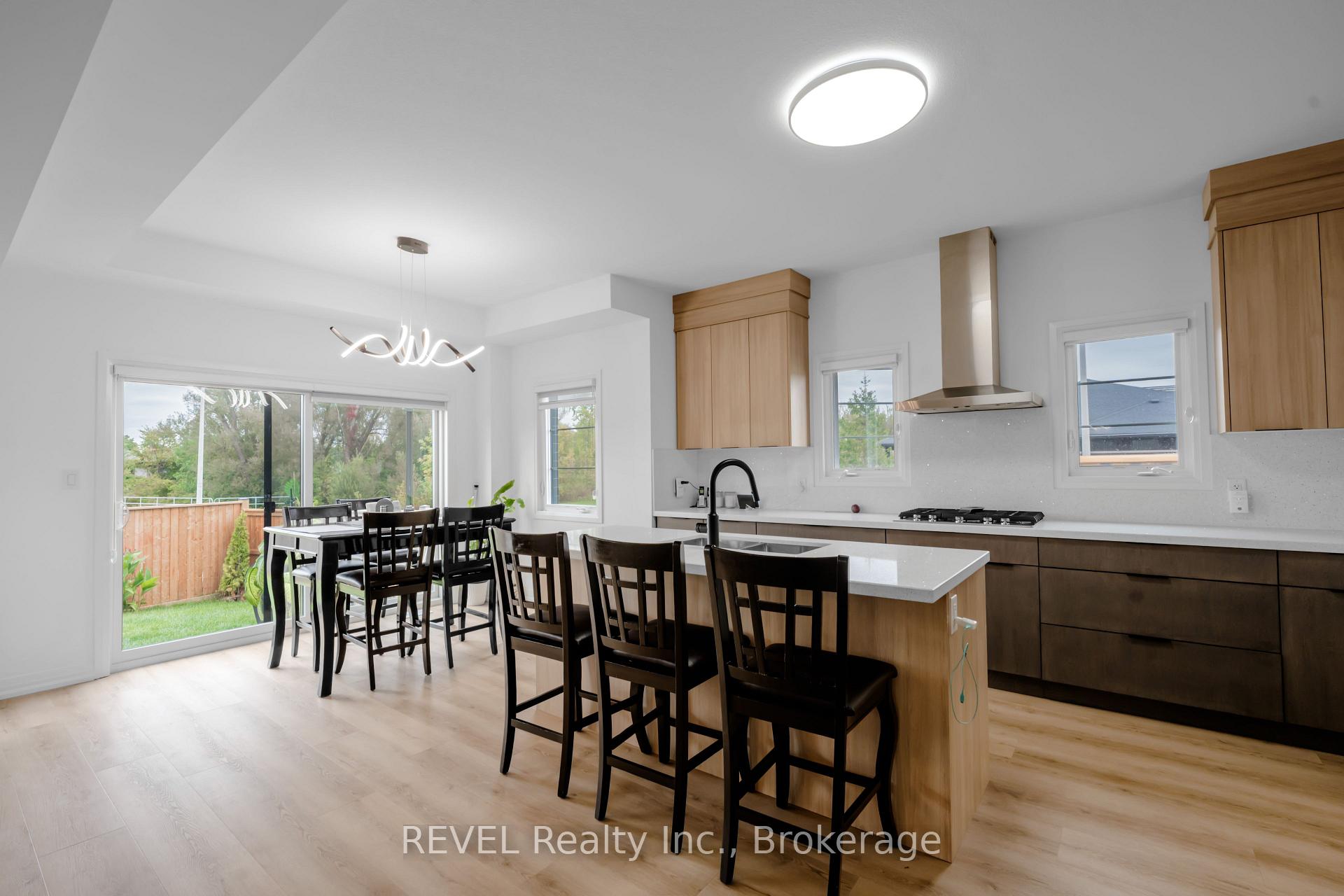 Photo 13 of 12 Westcott Road, Welland, West Welland — HOMEH