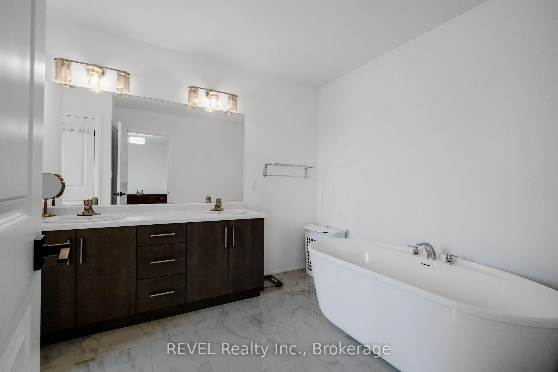 Photo 27 of 12 Westcott Road, Welland, West Welland — HOMEH