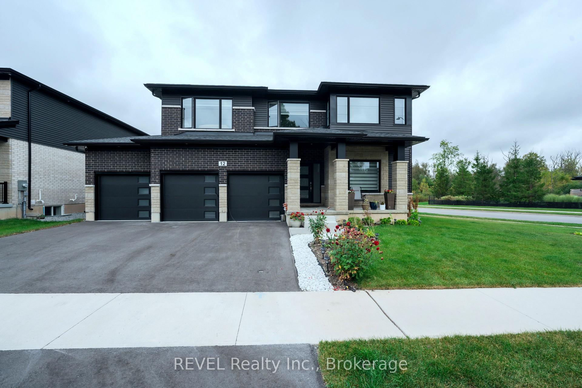 Photo 40 of 12 Westcott Road, Welland, West Welland — HOMEH