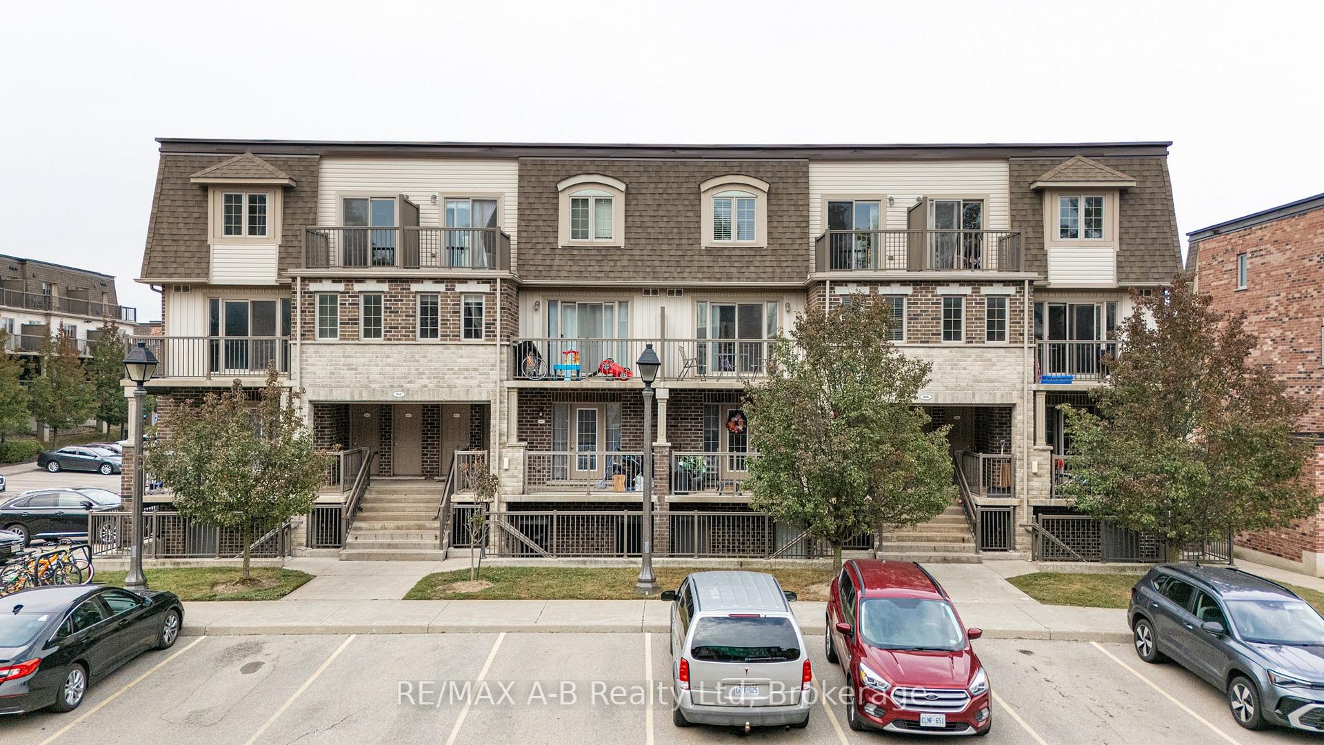 Photo of Unit H, 242 Rachel Crescent