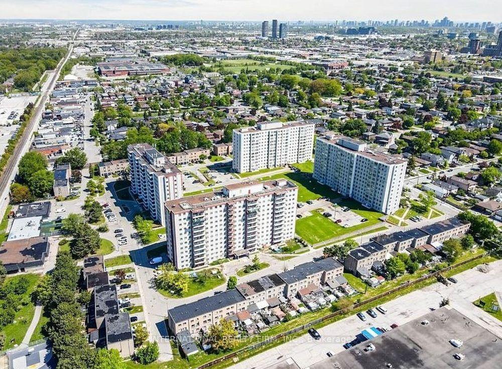 Photo 2 of Unit 1111, 50 Lotherton Pathway, North York, Yorkdale-Glen Park — HOMEH