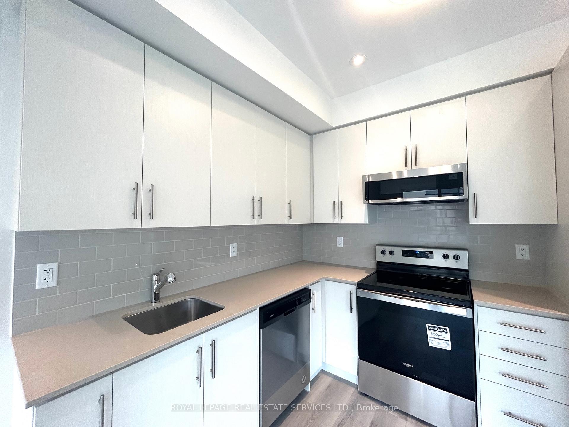 Photo 2 of Unit 18, 3405 Ridgeway Drive, Mississauga, Erin Mills — HOMEH