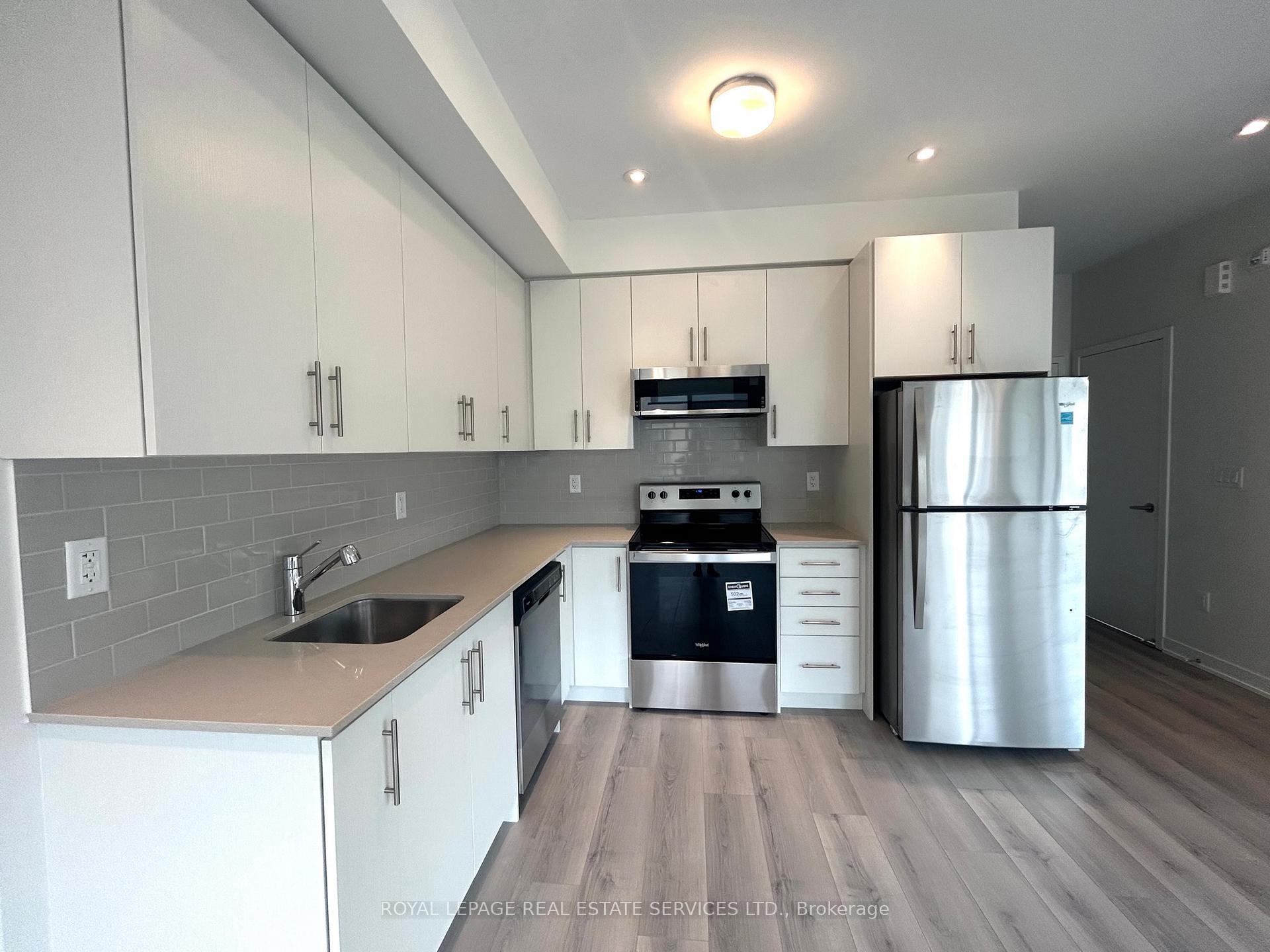 Photo 3 of Unit 18, 3405 Ridgeway Drive, Mississauga, Erin Mills — HOMEH
