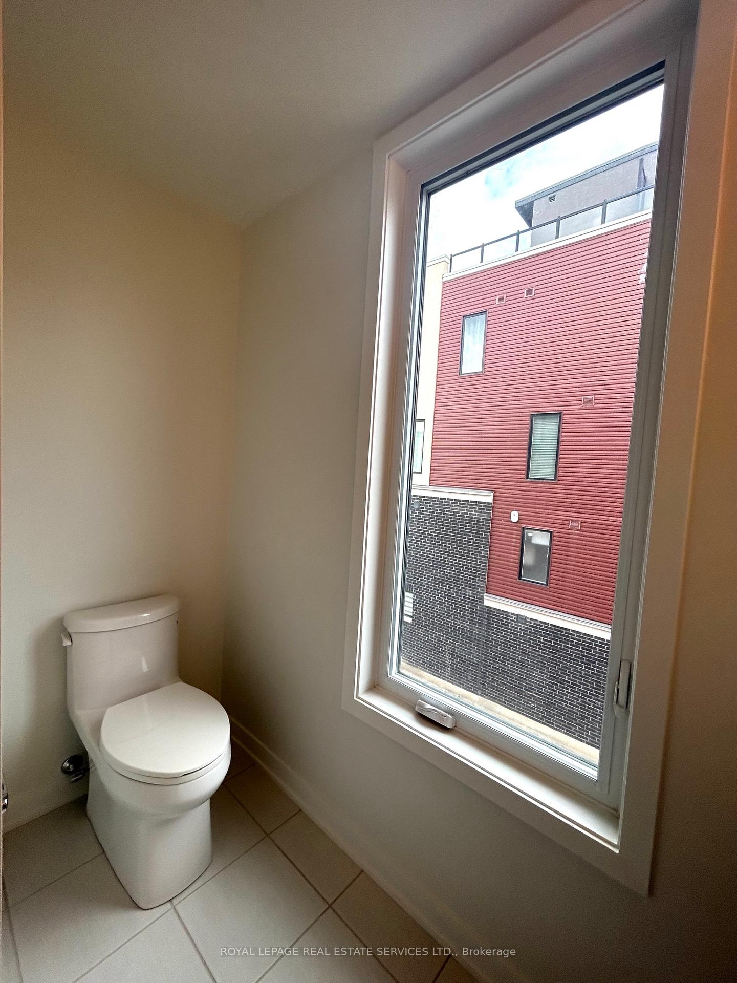 Photo 10 of Unit 18, 3405 Ridgeway Drive, Mississauga, Erin Mills — HOMEH