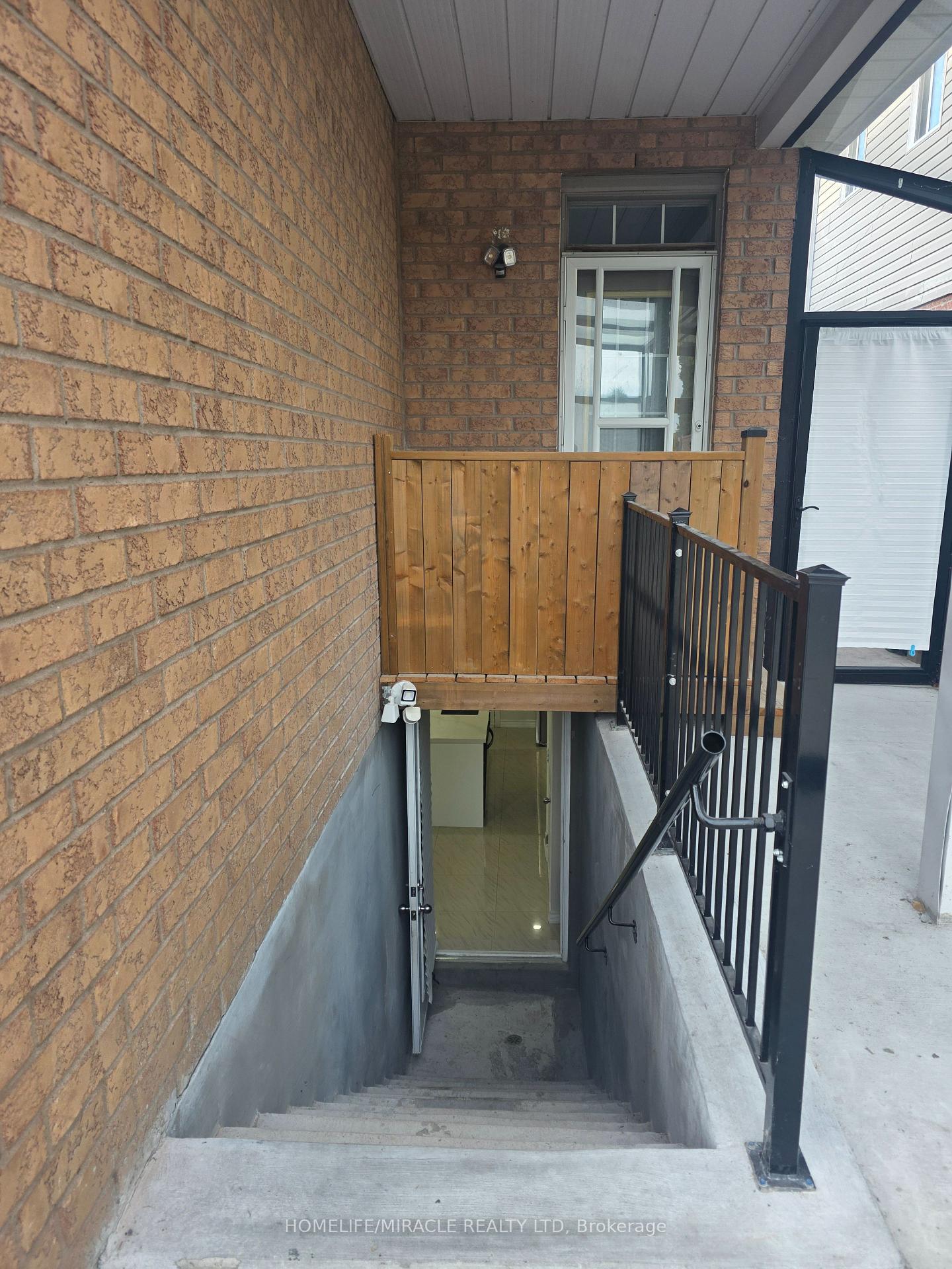 Photo 4 of Unit BSMT, 1022 Glenbourne Drive, Oshawa, Pinecrest — HOMEH