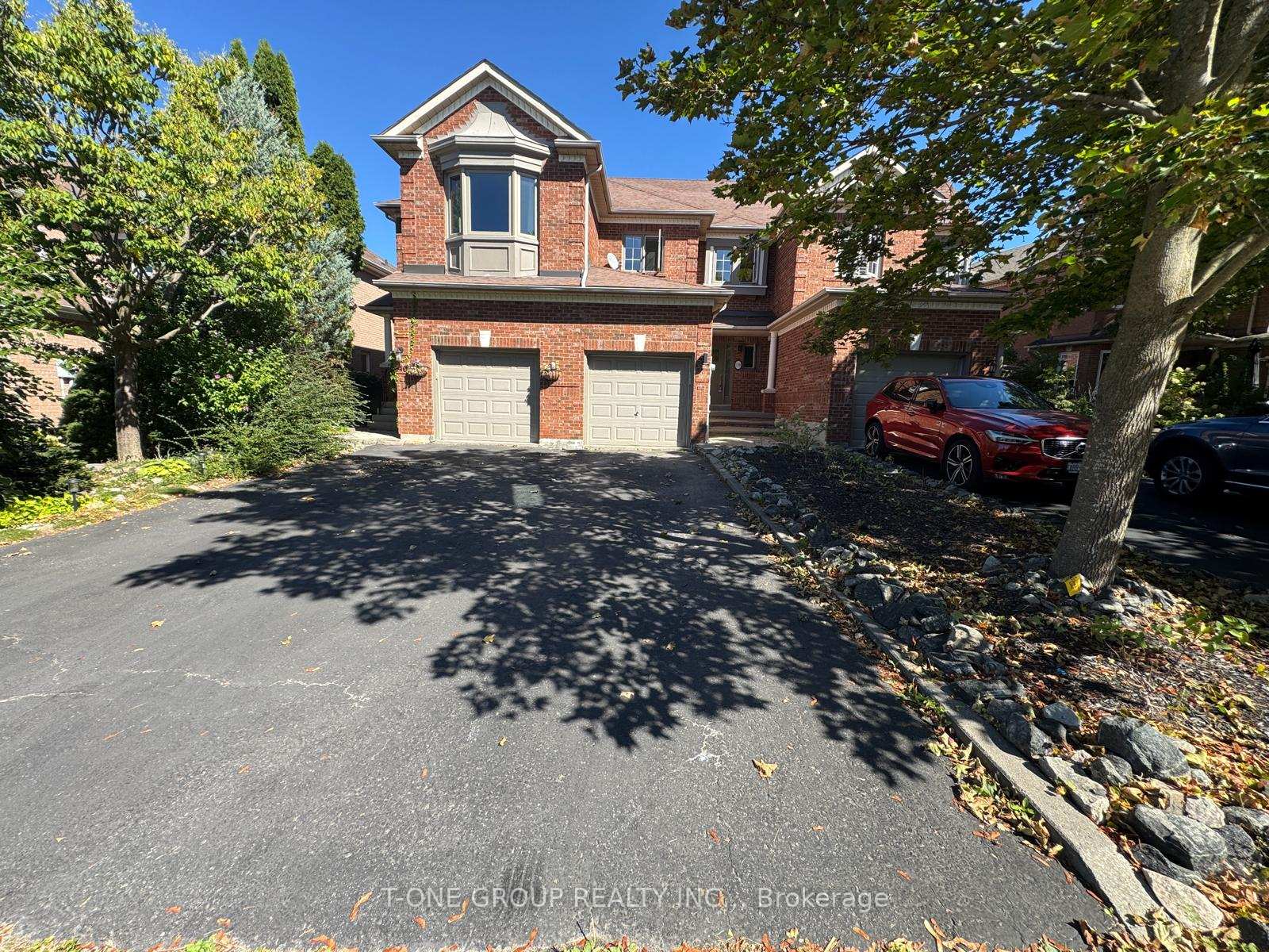 Photo 1 of 138 Denise Circle, Newmarket, Summerhill Estates — HOMEH