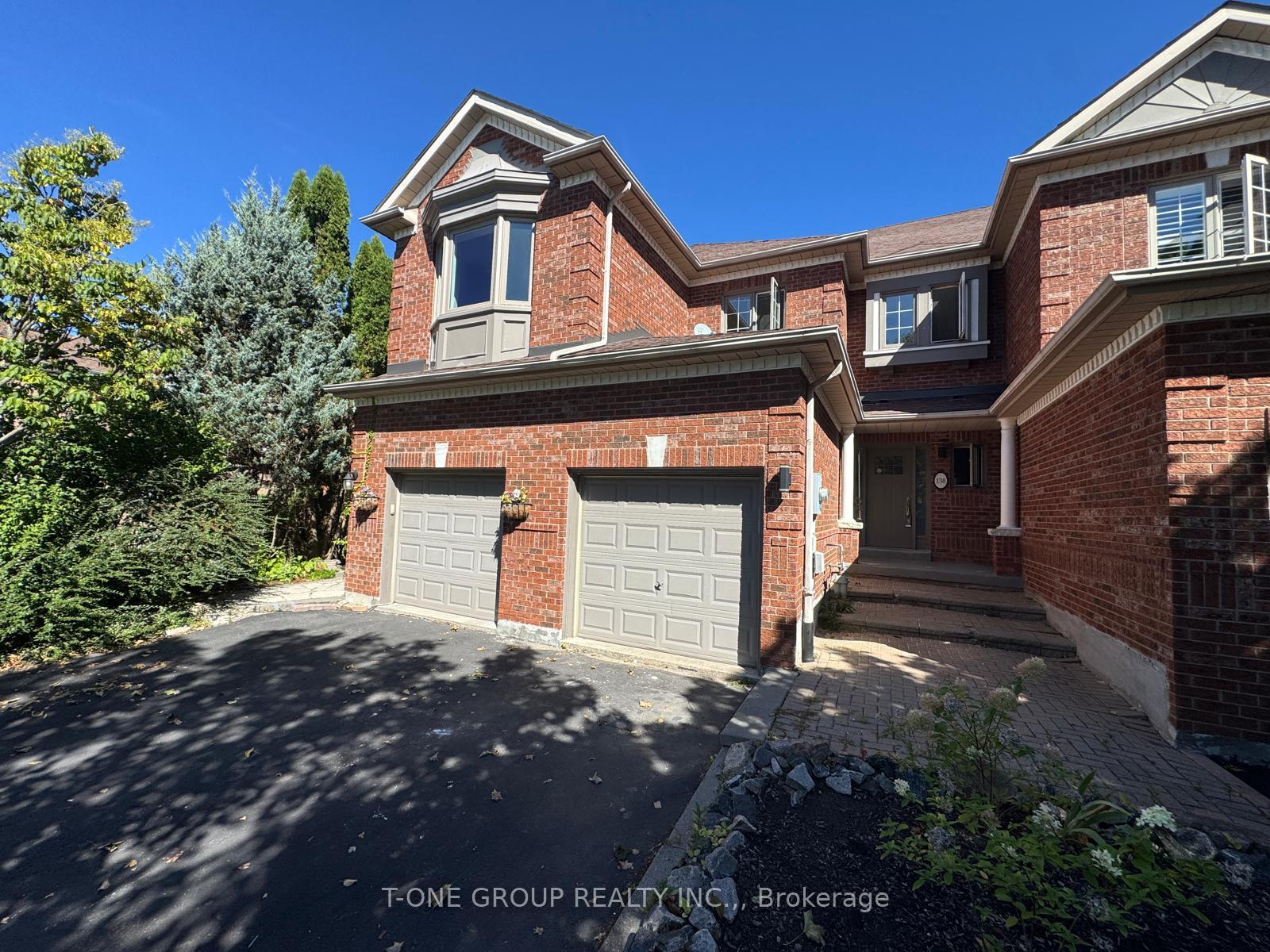 Photo 2 of 138 Denise Circle, Newmarket, Summerhill Estates — HOMEH