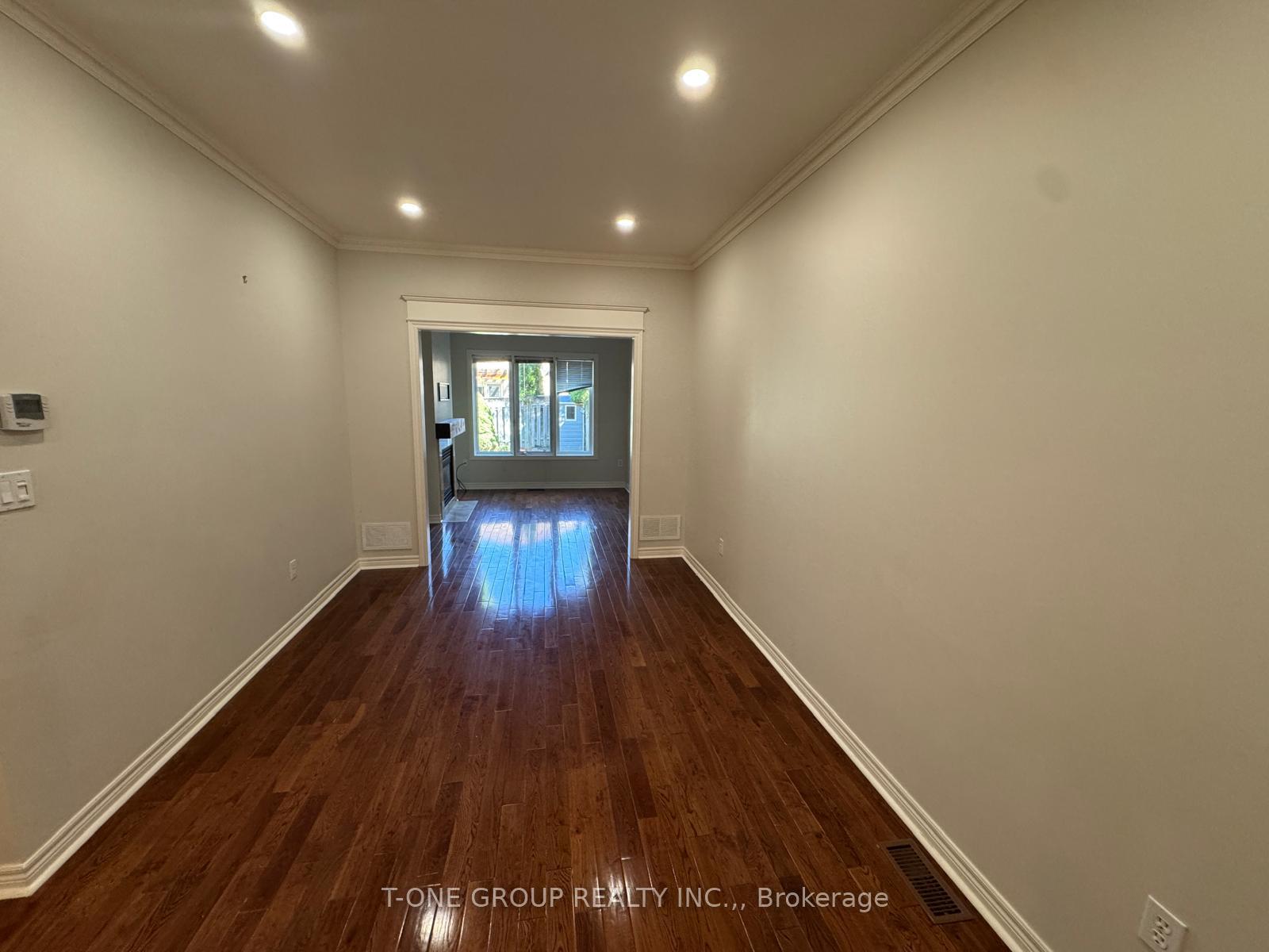 Photo 6 of 138 Denise Circle, Newmarket, Summerhill Estates — HOMEH
