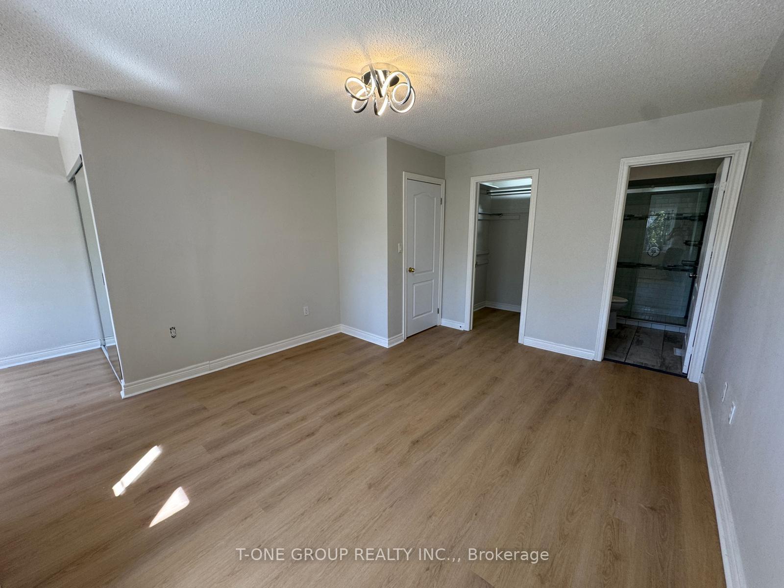 Photo 13 of 138 Denise Circle, Newmarket, Summerhill Estates — HOMEH
