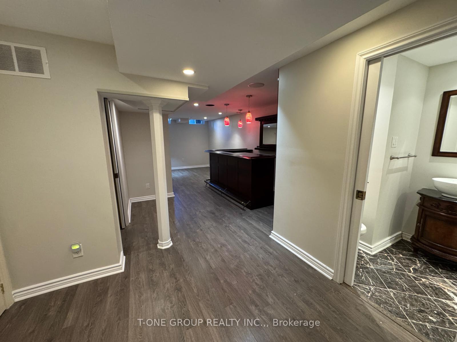 Photo 21 of 138 Denise Circle, Newmarket, Summerhill Estates — HOMEH