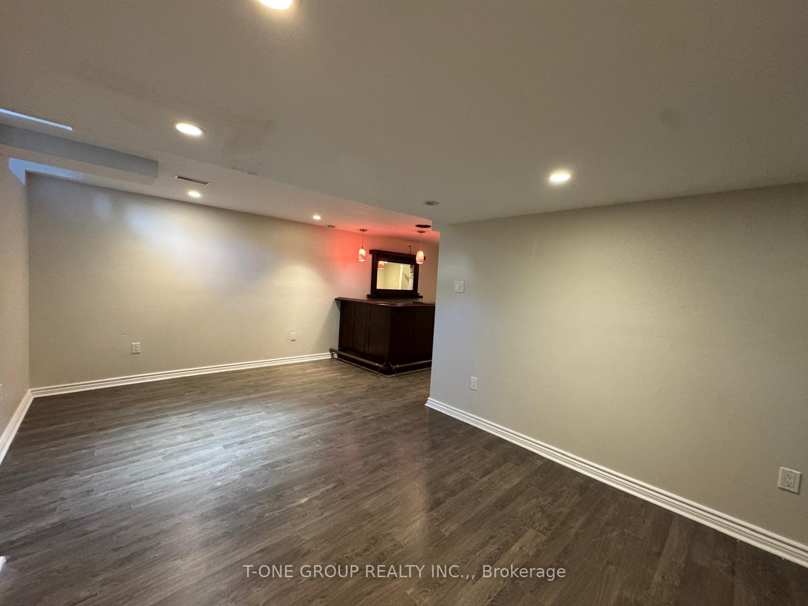 Photo 24 of 138 Denise Circle, Newmarket, Summerhill Estates — HOMEH