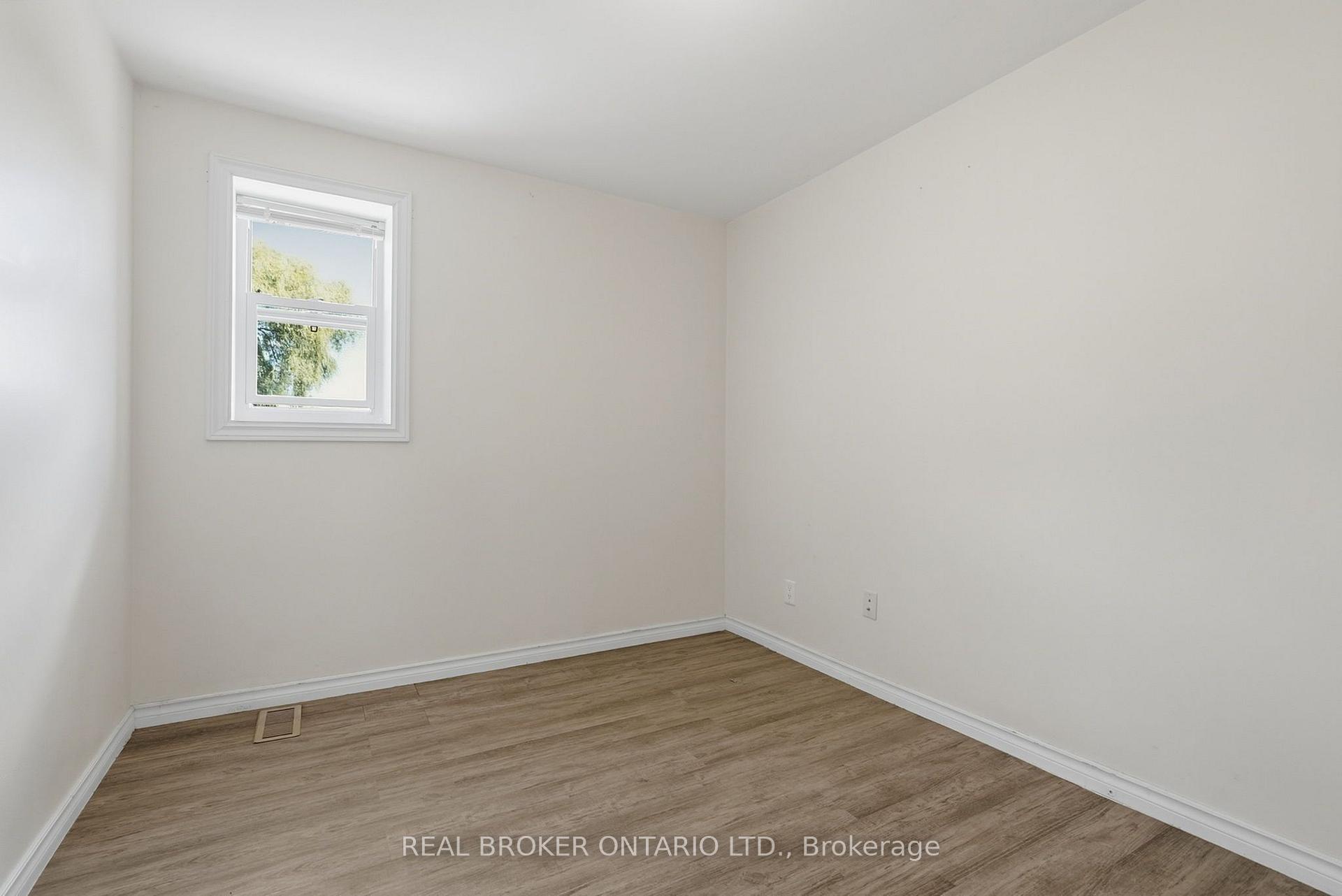 Photo 10 of 6 Temperance Street, Uxbridge, Rural Uxbridge — HOMEH