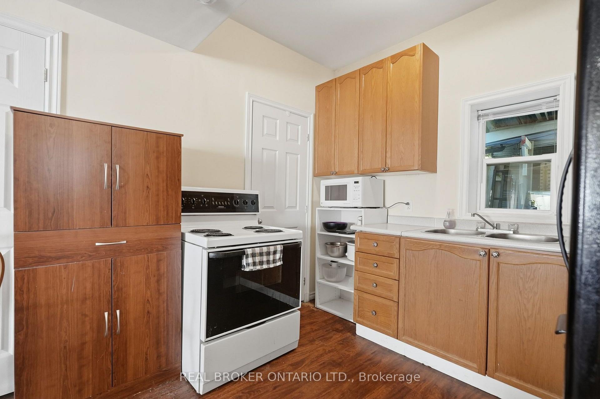 Photo 19 of 6 Temperance Street, Uxbridge, Rural Uxbridge — HOMEH